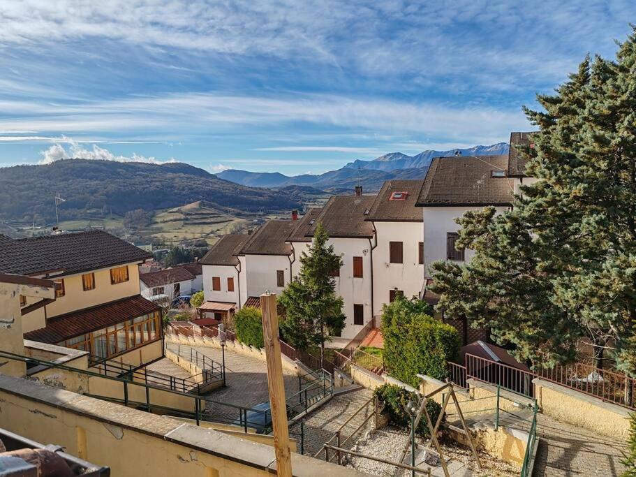 Free Parking La Bianca Neve Cottage Castel Di Sangro Exterior foto